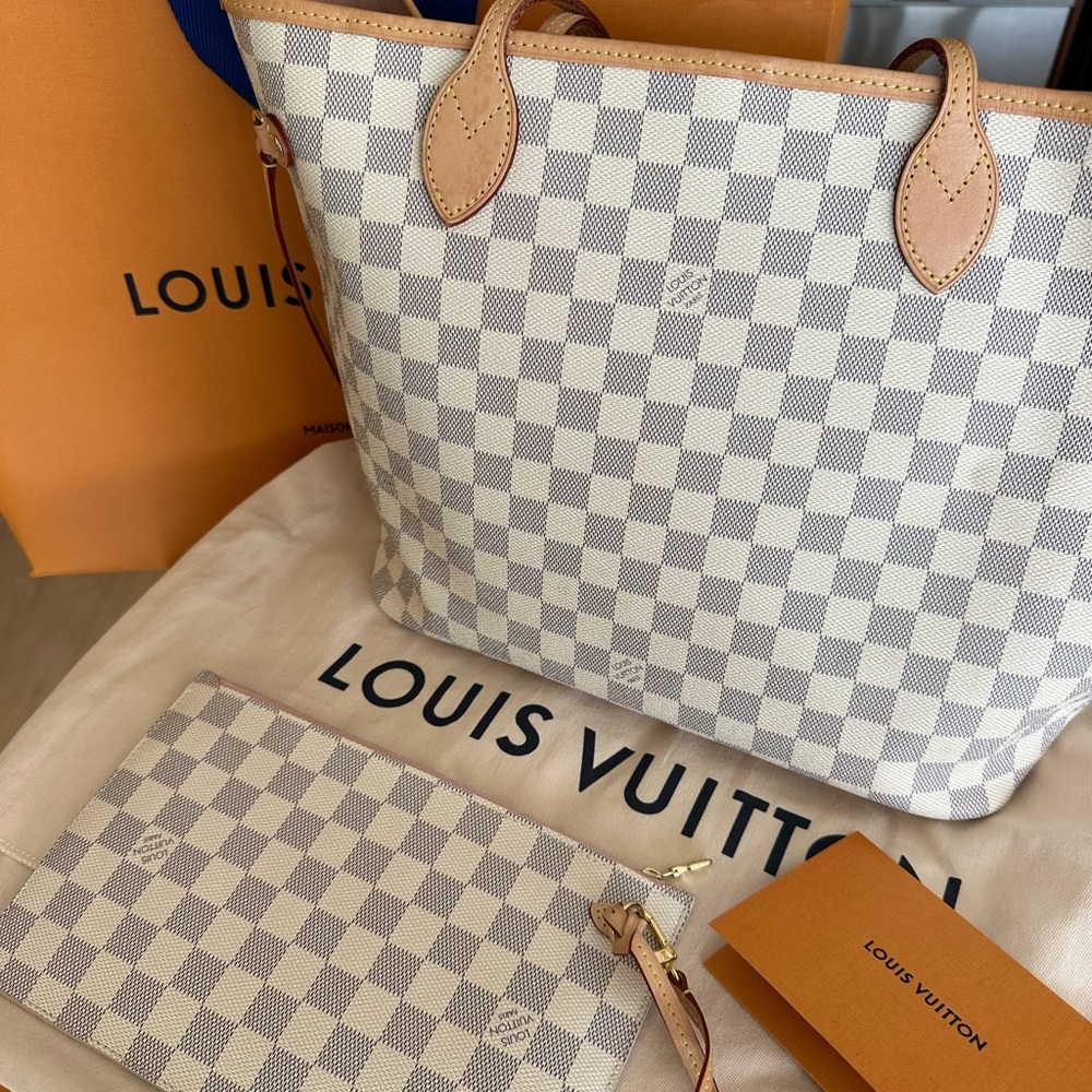Louis Vuitton Cream and Tan Tote Bag with Iconic Design